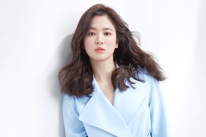 Bất ngờ với nghề nghiệp d&agrave;n minh tinh hot nhất xứ H&agrave;n nếu kh&ocirc;ng đi diễn: Mợ chảnh l&agrave;m tiếp vi&ecirc;n, cặp Song Song c&ugrave;ng đam m&ecirc; - Ảnh 11.