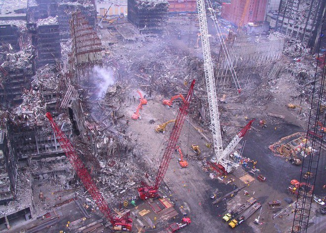 Mua đĩa giảm giá, phát hiện 2.400 bức ảnh chưa từng thấy về hiện trường vụ 11/9 - Ảnh 1.
