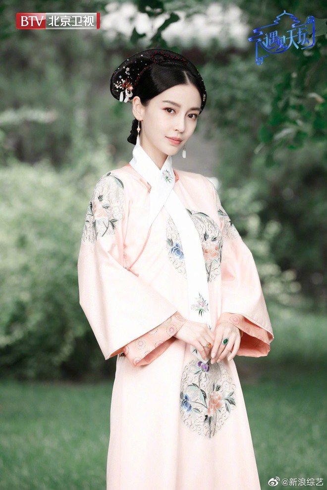 Vẫn biết Angela Baby đẹp nhưng d&acirc;n t&igrave;nh vẫn ngộp thở trước h&igrave;nh ảnh Ho&agrave; Phi nương nương kiều diễm n&agrave;y - Ảnh 3.