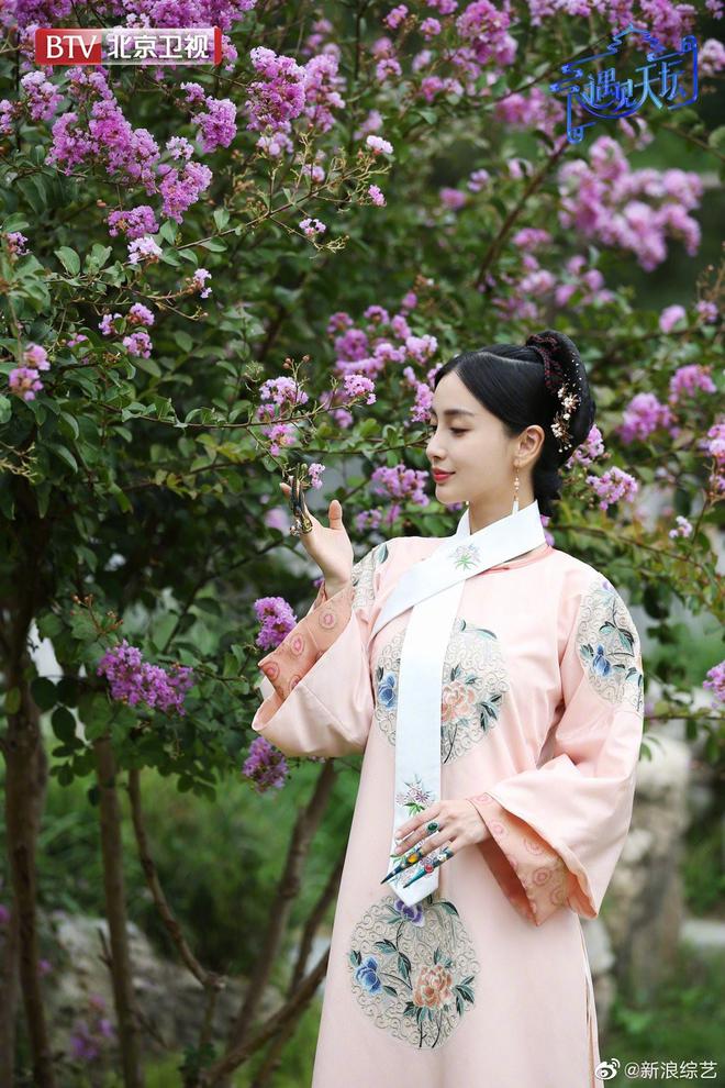 Vẫn biết Angela Baby đẹp nhưng d&acirc;n t&igrave;nh vẫn ngộp thở trước h&igrave;nh ảnh Ho&agrave; Phi nương nương kiều diễm n&agrave;y - Ảnh 4.