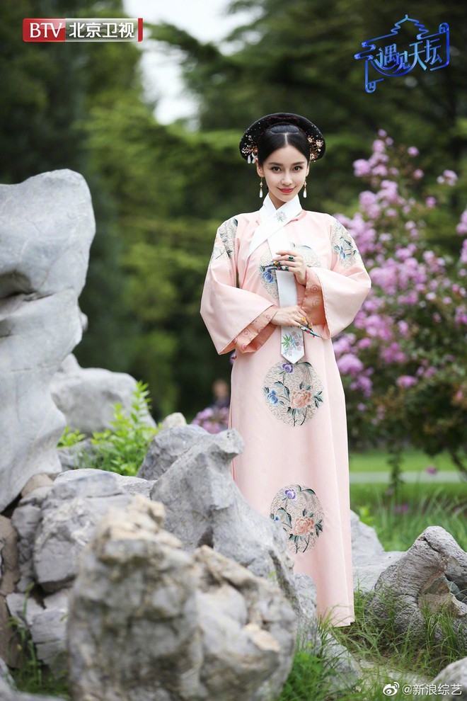 Vẫn biết Angela Baby đẹp nhưng d&acirc;n t&igrave;nh vẫn ngộp thở trước h&igrave;nh ảnh Ho&agrave; Phi nương nương kiều diễm n&agrave;y - Ảnh 5.