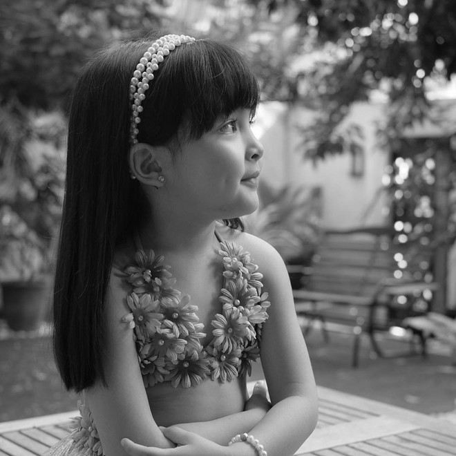 Có ai như con gái mỹ nhân đẹp nhất Philippines, diện váy Hawaii cũng gây bão mạnh vì xinh xuất sắc như công chúa - Ảnh 3.