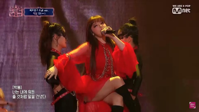 Yuqi ((G)I-DLE) vô tình chiếm hết spotlight của đàn chị Park Bom chỉ vì... mái tóc cây dừa - Ảnh 2.