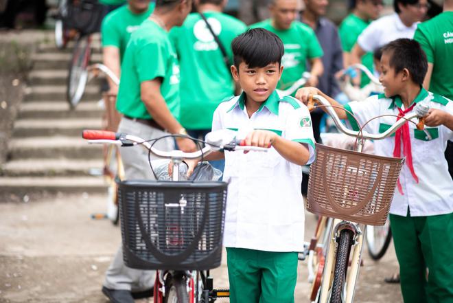 &ldquo;Trung Thu ấm &aacute;p &ndash; C&ugrave;ng Grab sẻ chia&rdquo; - Mang m&ugrave;a vui đến những em nhỏ chưa một lần biết đến rước đ&egrave;n, ph&aacute; cỗ - Ảnh 4.