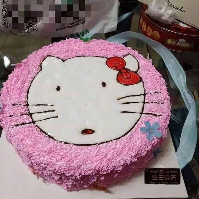 Pha tự an ủi cực mạnh đến từ nạn nhân mua bánh Hello Kitty, nhận bánh phiên bản đã tẩy trang: Thôi thì trông cũng đáng yêu! - Ảnh 2.
