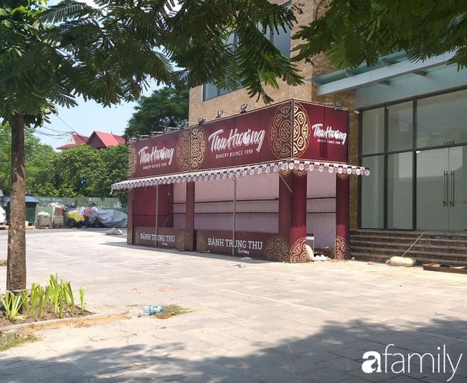 H&agrave; Nội: H&agrave;ng loạt quầy b&aacute;nh Trung thu th&agrave; dỡ quầy c&ograve;n hơn b&aacute;n hạ gi&aacute;, hội b&aacute;n h&agrave;ng online lại đua nhau thanh l&yacute; - Ảnh 7.