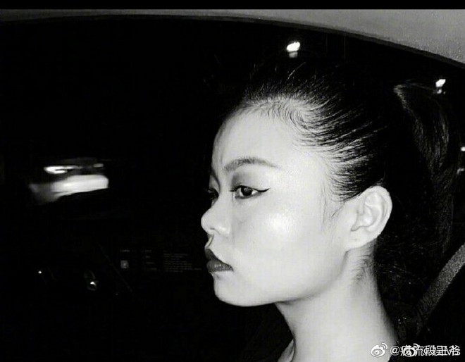 Idol xấu nhất lịch sử Trung Quốc bị chê là phiên bản lỗi của Jennie khi để tóc và makeup giống hệt - Ảnh 6.