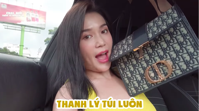 Chiếc túi Dior tai tiếng trong drama túi fake của Sĩ Thanh hoá ra cực được lòng hội sao Việt chuộng hàng hiệu - Ảnh 1.