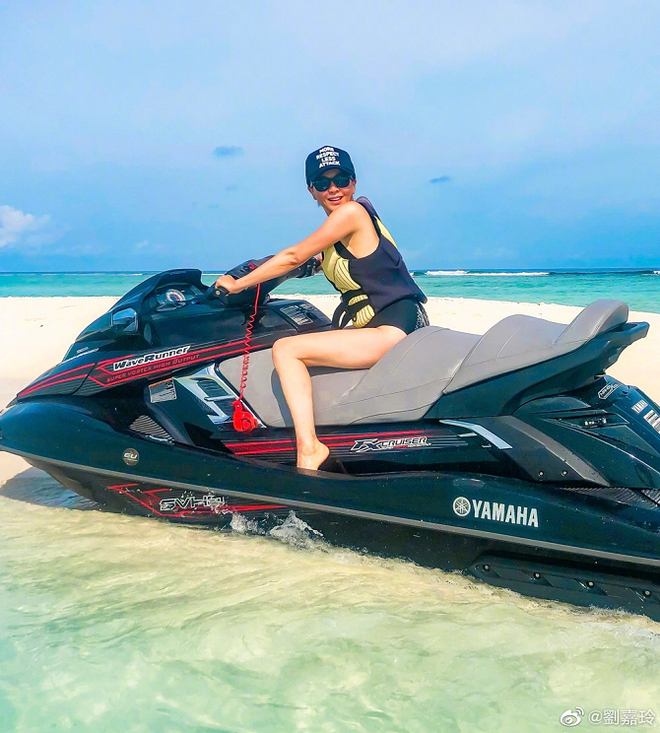 B&ecirc;n nhau 30 năm, Lương Triều Vỹ bất ngờ phản bội Lưu Gia Linh v&agrave; th&acirc;n mật với ch&iacute;nh trợ l&yacute; của vợ? - Ảnh 4.