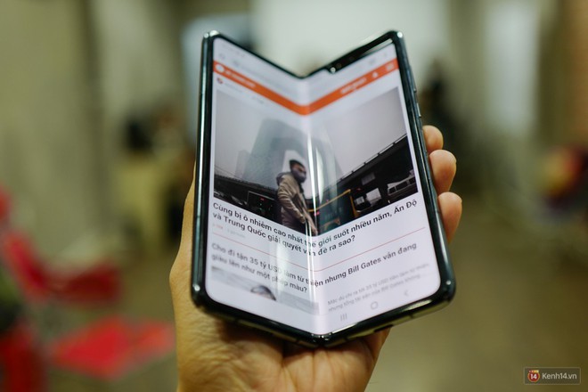 Siêu phẩm màn hình gập Galaxy Fold duy nhất của Việt Nam: Độ chảnh ăn đứt iPhone 11, nhưng giá thì trời ơi... - Ảnh 2.