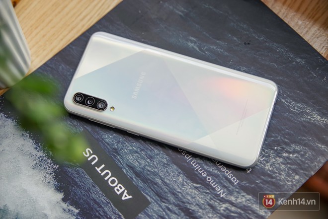 Đ&aacute;nh gi&aacute; tổng thể Galaxy A50s: N&acirc;ng cấp nhỏ - thay đổi lớn - Ảnh 1.