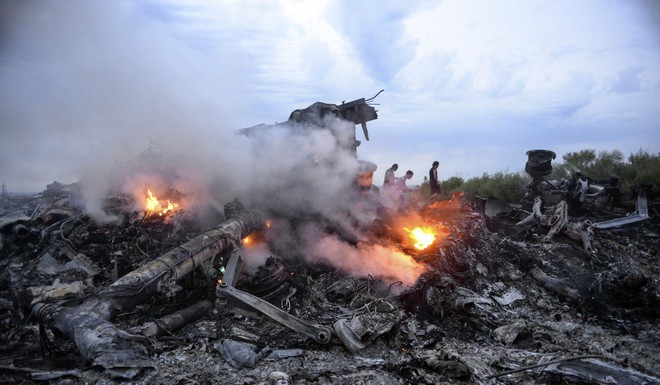 5 năm sau thảm kịch máy bay MH17, gia đình của nữ tiếp viên hàng không chật vật vượt qua nỗi đau trong cảnh gà trống nuôi 3 con - Ảnh 5.