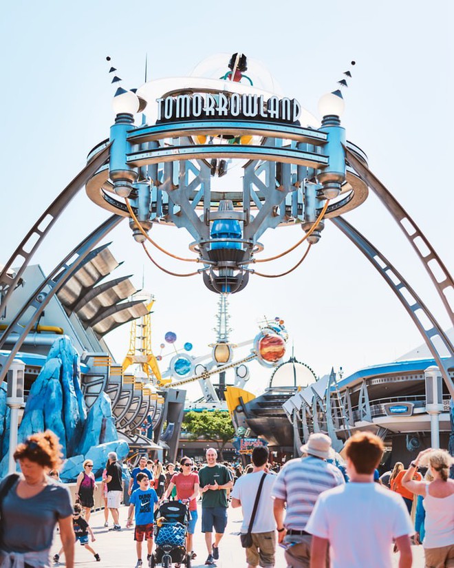8 điều bạn tuyệt đối đừng bao giờ vi phạm ở c&ocirc;ng vi&ecirc;n giải tr&iacute; Disneyland, nếu kh&ocirc;ng muốn &ldquo;rơi từ thi&ecirc;n đường xuống địa ngục&rdquo; - Ảnh 6.
