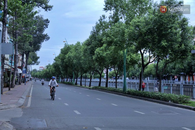 Clip: Có một Sài Gòn vắng lặng yên bình trong ngày Quốc khánh 2/9 - Ảnh 5.