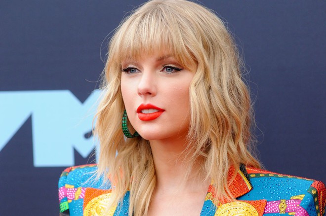 Taylor Swift thống trị Billboard 200 tuần này với album Lover, tuy nhiên fan lại buồn vui lẫn lộn? - Ảnh 2.