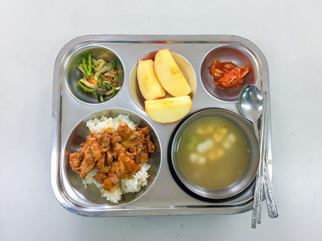 Những mâm cơm canteen hảo hạng ở Hàn Quốc: Vì trẻ em xứng đáng với điều tốt đẹp nhất - Ảnh 3.