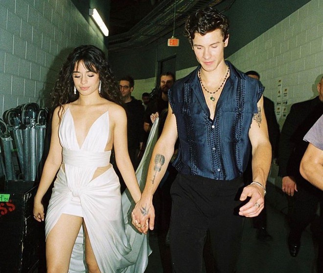 Ơn giời, cuối cùng Shawn Mendes cũng thừa nhận chuyện yêu đương với Camila, còn gặp mặt 2 bên gia đình - Ảnh 1.