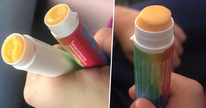 Cười đau bụng trước cảnh c&ocirc; b&eacute; ham ăn nhưng bị bắt đi học: Ngụy trang ph&ocirc; mai trong son dưỡng - Ảnh 2.