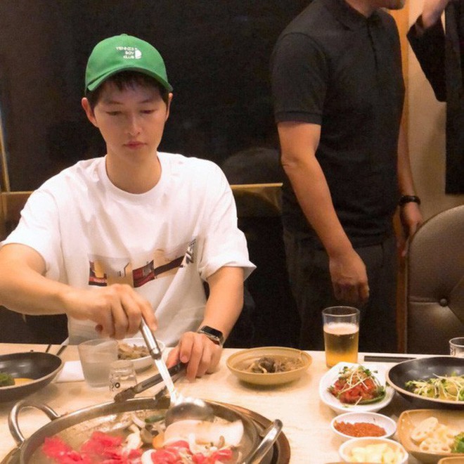 Khoe eo thon nhưng Angela Baby lại bị netizen soi chiếc mũ m&agrave;u xanh, phải chăng ẩn &yacute; tố c&aacute;o Huỳnh Hiểu Minh? - Ảnh 6.