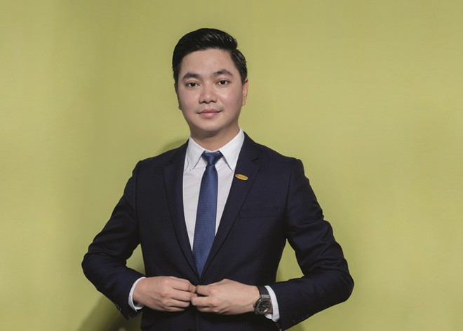 Profile &quot;khủng&quot; của ch&#224;ng trai đi &quot;đu đưa&quot; c&#249;ng Primmy Trương: CEO được Forbes vinh danh, Instagram chỉ follow 1 người con g&#225;i - Ảnh 3.