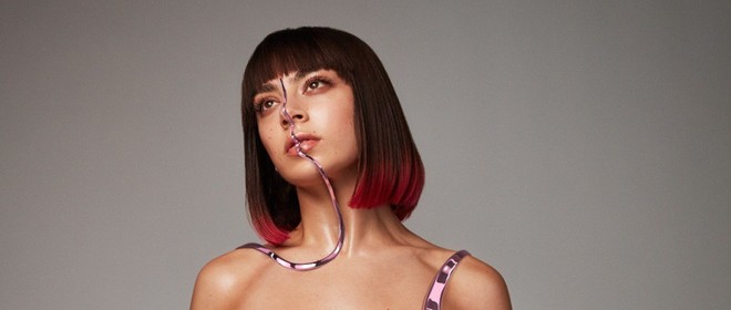 Thánh tự luyến Charli XCX: Hết xưng là “đấng cứu thế” của nền nhạc Pop, giờ lại tự khen ngất trời album của chính mình - Ảnh 1.