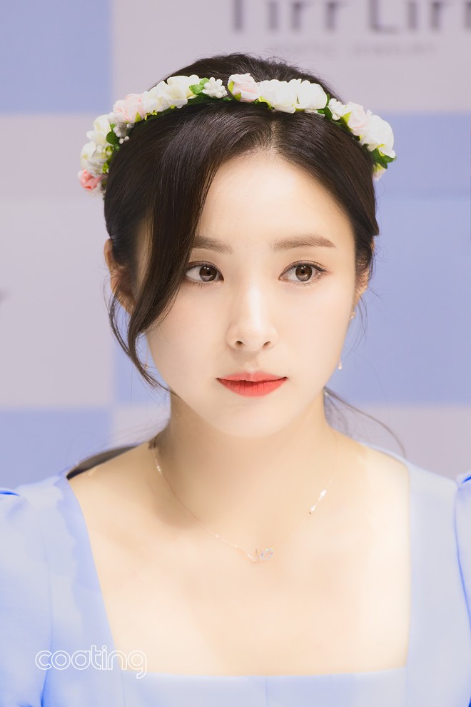 Mỹ nhân mặt đơ Shin Se Kyung bỗng khiến netizen Việt-Hàn phát sốt vì nhan sắc: Không làm idol quá phí! - Ảnh 4.