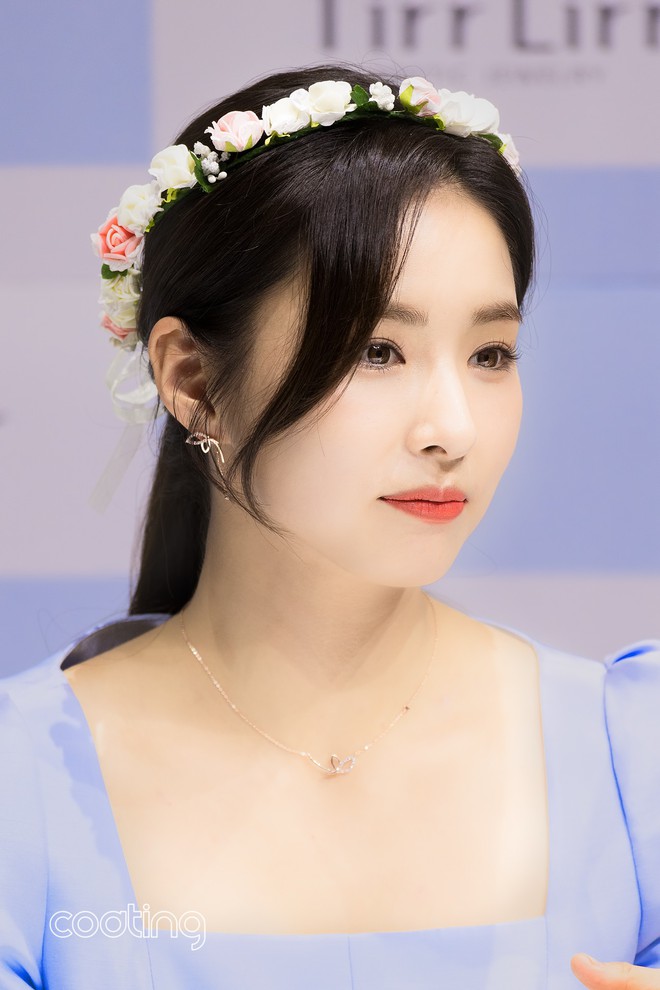 Mỹ nhân mặt đơ Shin Se Kyung bỗng khiến netizen Việt-Hàn phát sốt vì nhan sắc: Không làm idol quá phí! - Ảnh 8.