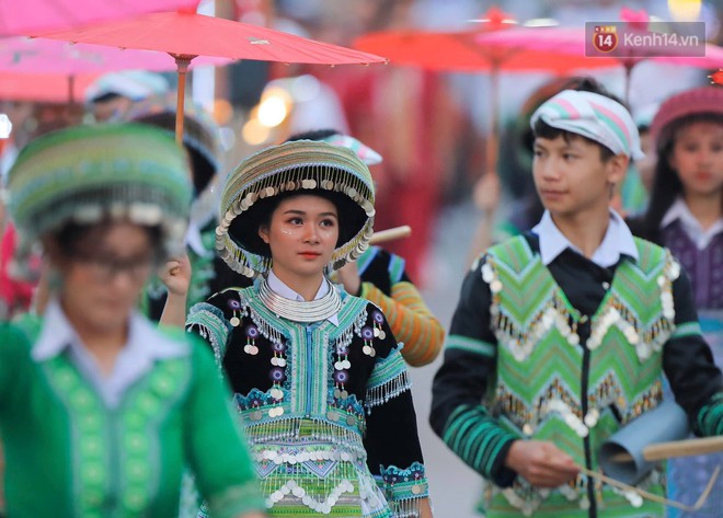 Ảnh: 5.000 người tham gia màn biểu diễn nghệ thuật Xòe Thái tại lễ hội du lịch, văn hóa Mường Lò - Ảnh 4.