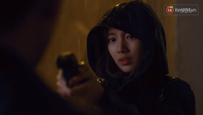 Dọa cho nổ tung đầu Suzy, Lee Seung Gi được chị đẹp cho ăn cú tát lật mặt ngay tập 2 Vagabond - Ảnh 5.