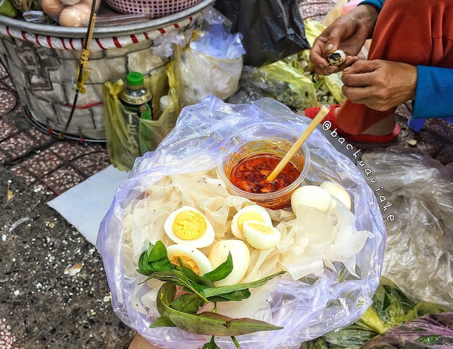 “Chết thèm” với gia phả họ hàng nhà bánh tráng hội tụ ở thiên đường ẩm thực Sài Gòn - Ảnh 2.