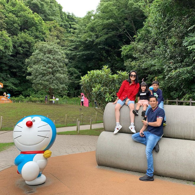 Bảo tàng Doraemon là nơi trưng bày những chiếc bóng dáng và vật dụng mang tính biểu tượng của chú mèo máy nhỏ bé Doraemon. Tại đây, bạn sẽ được ngắm nhìn những kiệt tác bất động sản, chiêm ngưỡng những sản phẩm kinh doanh và đắm mình vào những câu chuyện hài hước qua các tác phẩm. Hãy cùng đến và khám phá Bảo tàng Doraemon nhé!