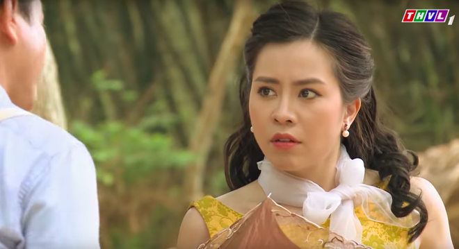 Tiếng s&eacute;t trong mưa: Tiểu tam xinh đẹp bắt đầu tung chi&ecirc;u, vừa xuất hiện fan đ&atilde; đau tim v&igrave; sang chảnh hơn Nhật Kim Anh nhiều lần  - Ảnh 4.