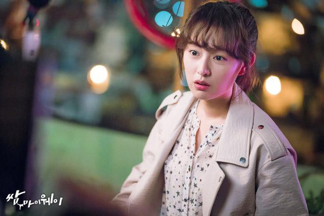 5 pha làm màu rùng mình trên phim Hàn: Mợ chảnh Jeon Ji Hyun là thánh sống ảo, Kim Ji Won làm aegyo gây sốt cả châu Á - Ảnh 10.