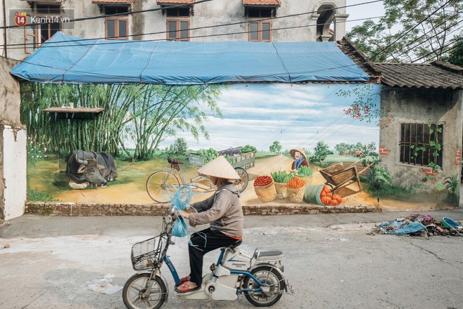 7 sinh viên biến làng trồng rau củ thành làng bích họa đầu tiên của Hà Nội - Ảnh 3.