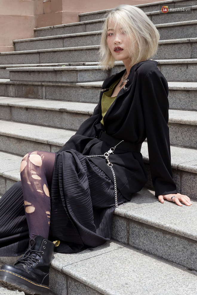 Street style giới trẻ Việt: Đ&atilde; l&ecirc;n đồ si&ecirc;u cool, c&aacute;c bạn trẻ c&ograve;n pose chất qu&aacute; trời qu&aacute; đất, chẳng thua fashion icon n&agrave;o - Ảnh 15.