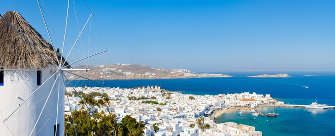 Đảo Mykonos - Thiên đường đốt tiền của giới siêu giàu: ‘Sương sương’ thuê lều nhỏ trên bãi biển thôi cũng ngốn hơn 100 triệu đồng - Ảnh 1.