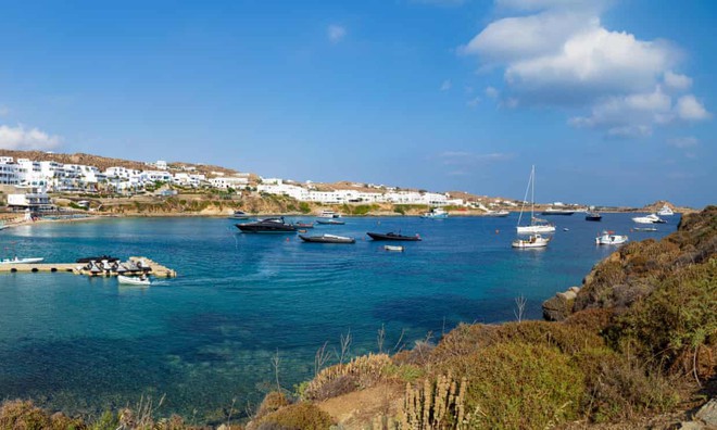 Đảo Mykonos - Thiên đường đốt tiền của giới siêu giàu: ‘Sương sương’ thuê lều nhỏ trên bãi biển thôi cũng ngốn hơn 100 triệu đồng - Ảnh 4.