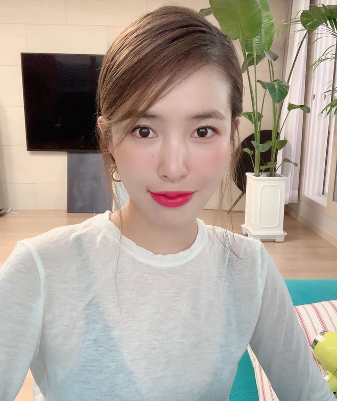 Từ đ&aacute;nh nền đến chọn m&agrave;u son: 4 b&iacute; k&iacute;p makeup bạn n&ecirc;n &aacute;p dụng ngay khi sang thu để l&uacute;c n&agrave;o cũng được khen Sao xinh thế! - Ảnh 2.
