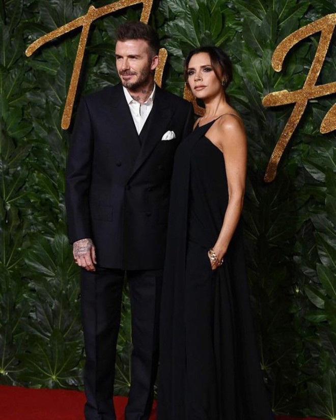 Ngoài cá hồi, Victoria Beckham còn trung thành với loại quả giàu chất béo để duy trì làn da không tì vết - Ảnh 1.