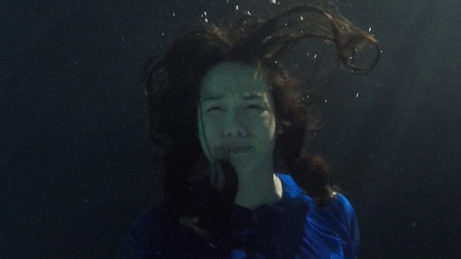 Tiếng S&eacute;t Trong Mưa tập 20: Thị B&igrave;nh ngớ ngẩn &ocirc;m con chờ cậu Ba về cứu, tai họa ập xuống chị lại lăn ra xỉu? - Ảnh 15.