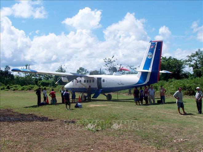 Tìm thấy thi thể 4 người bên cạnh xác máy bay gặp nạn tại Indonesia - Ảnh 1.