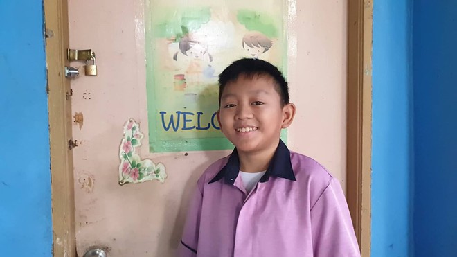 Lạ kỳ thầy giáo 22 tuổi sở hữu gương mặt trẻ thơ, đứng cạnh học trò lớp 5 ai cũng lầm tưởng là bạn của những đứa trẻ - Ảnh 2.