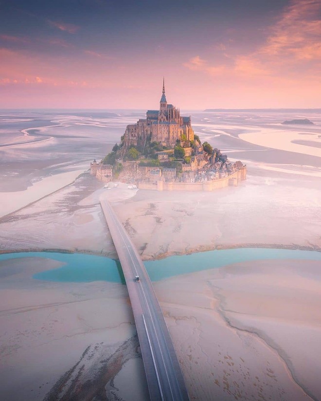 Hòn đảo cổ tích Mont Saint Michel: Hot không thua kém gì tháp Eiffel, thuộc top 3 địa điểm check-in ảo diệu nhất tại Pháp - Ảnh 3.