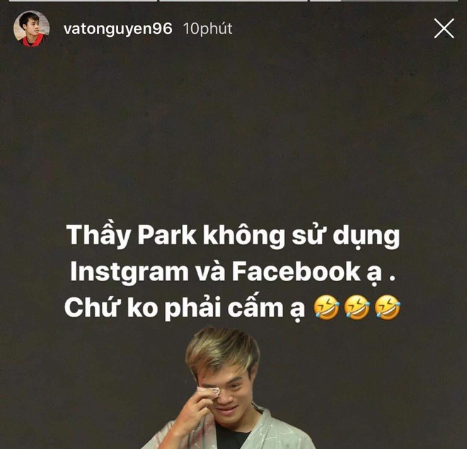 Tuyển thủ Việt Nam đồng loạt khẳng định HLV Park Hang-seo kh&ocirc;ng d&ugrave;ng mạng x&atilde; hội Facebook, Instagram - Ảnh 2.