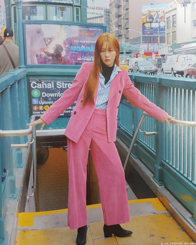 Ai bảo hồng sen, tím lịm là quê là sến, các sao Hàn vẫn diện đầy cả ra đây này! - Ảnh 10.