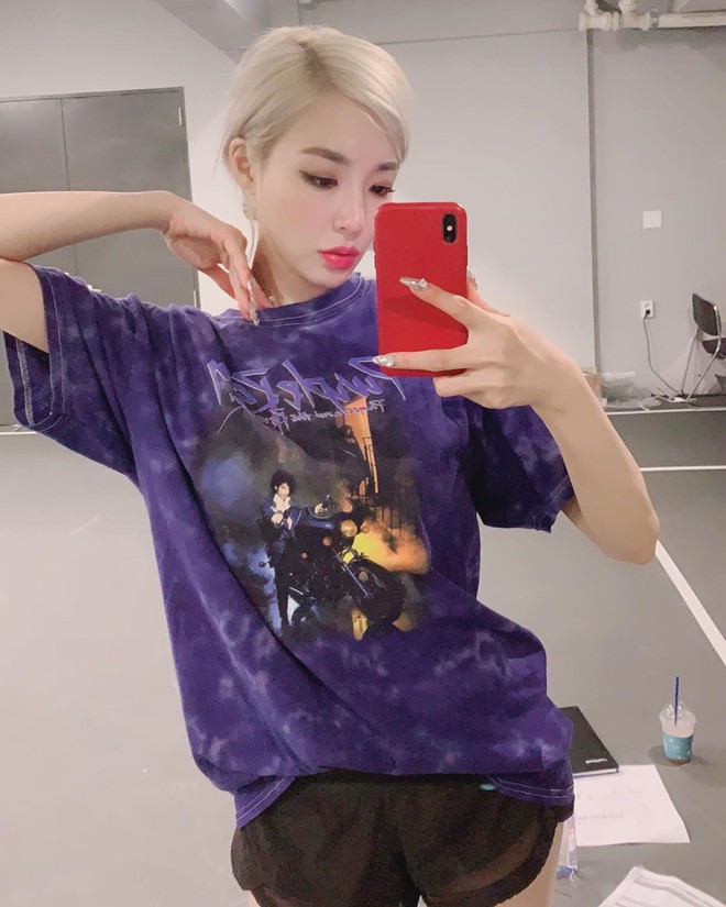 Ai bảo hồng sen, tím lịm là quê là sến, các sao Hàn vẫn diện đầy cả ra đây này! - Ảnh 3.