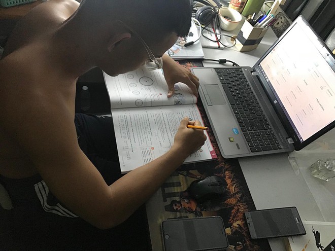 Chàng du học sinh không có tiền vẫn đi du học, dành hẳn 15 tiếng/ngày học ngoại ngữ, hít đất và thành quả bất ngờ - Ảnh 3. Chàng du học sinh không có tiền vẫn đi du học, dành hẳn 15 tiếng/ngày học ngoại ngữ, hít đất và thành quả bất ngờ - Ảnh 3.