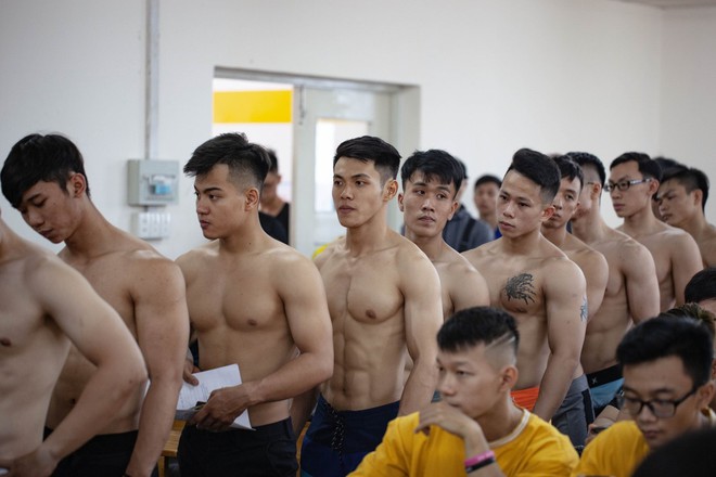 Đổ bộ từ đội bóng Hà Tĩnh FC tạo ra một sự phấn khích trong người hâm mộ. Hãy xem hình ảnh để chứng kiến những khoảnh khắc thăng hoa và sự kiên cường của các cầu thủ.