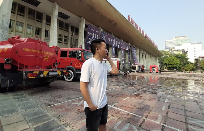 Sân khấu bị cháy dữ dội trước thềm liveshow, anh trai Quang Hà lên tiếng trấn an người hâm mộ - Ảnh 7.