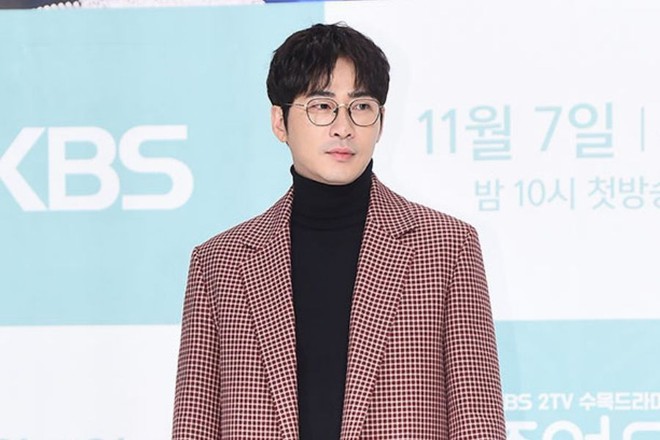 Tài tử Coffee House Kang Ji Hwan thừa nhận cáo buộc hiếp dâm tập thể, nhưng lời khẳng định sau đó lại gây phẫn nộ - Ảnh 1.